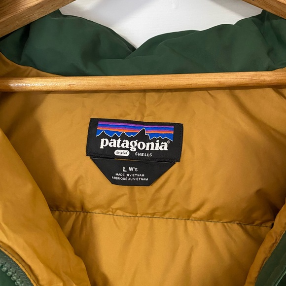 Patagonia Green Puffer Jacket - Picture 2 of 7